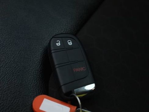 Used 2020 Jeep Compass Latitude FWD image 24