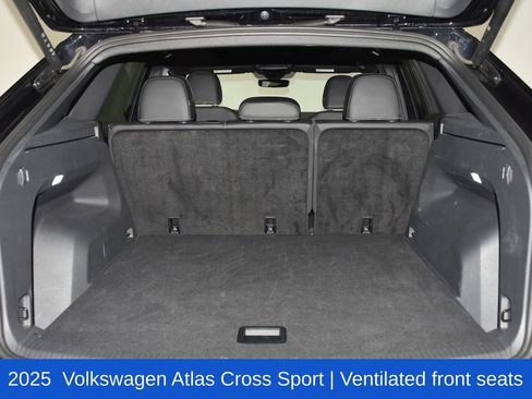 Used 2025 Volkswagen Atlas Cross Sport SE image 29