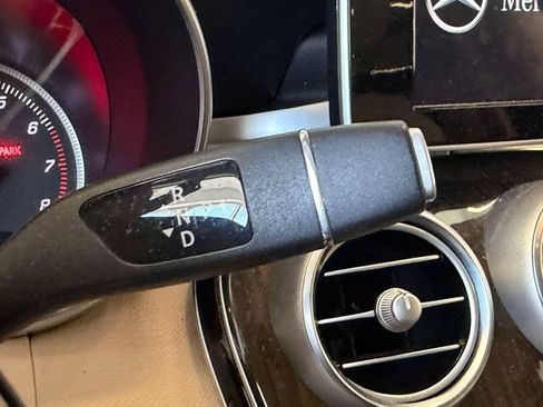 Used 2018 Mercedes-Benz GLC 300 4MATIC image 25
