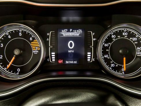 Used 2020 Jeep Cherokee Latitude FWD image 17