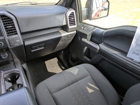 Used 2019 Ford F150 XLT w/ Equipment Group 302A Luxury AWD/4WD image 16