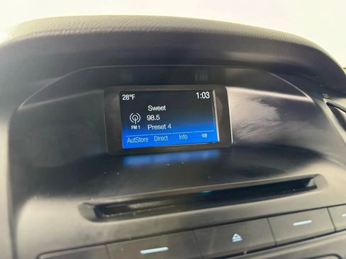 Used 2017 Ford Focus SE FWD image 18