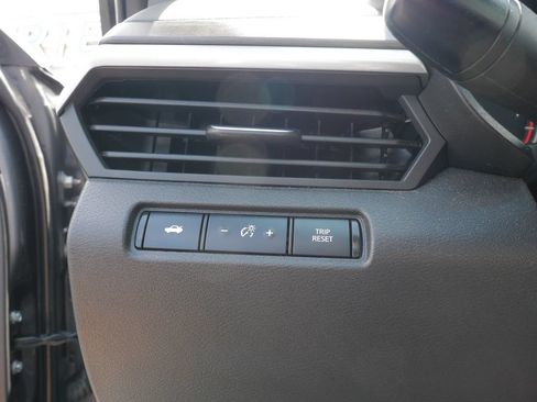 Used 2025 Nissan Altima 2.5 SV FWD image 23
