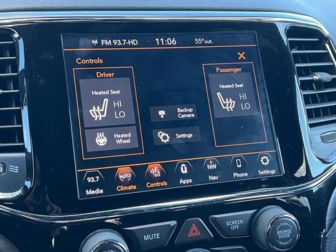 Used 2020 Jeep Grand Cherokee Laredo AWD/4WD image 22