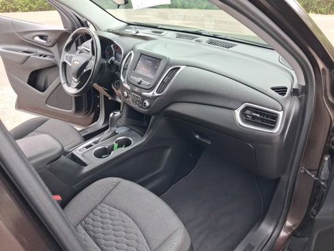 Used 2020 Chevrolet Equinox LT FWD image 34