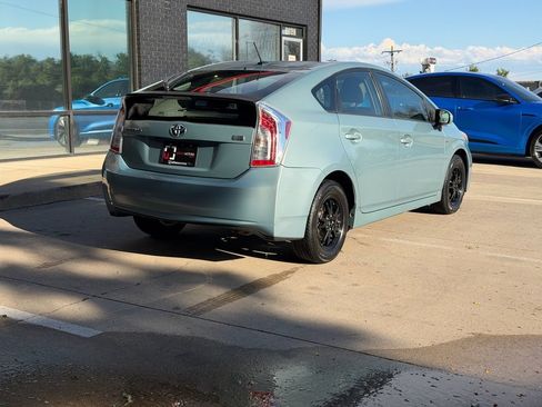 Used 2012 Toyota Prius Three w/ Appearance Pkg FWD image 10
