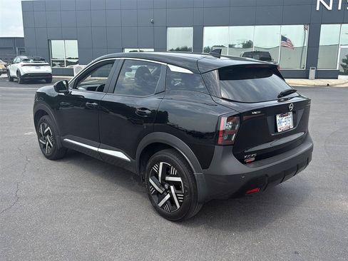 Used 2025 Nissan Kicks SV FWD image 3