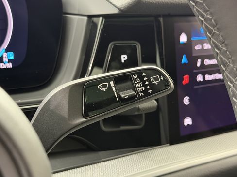 Certified 2024 Porsche Cayenne AWD/4WD image 52
