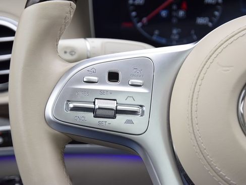 Used 2019 Mercedes-Benz S 560 Sedan image 24