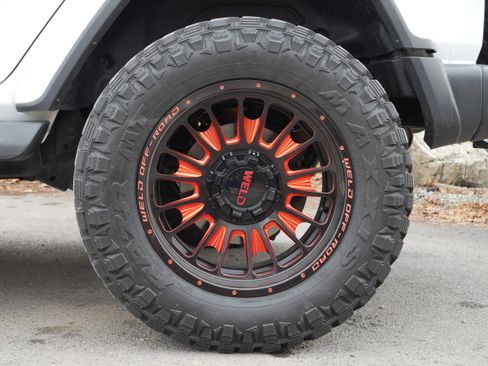 Used 2020 Jeep Wrangler Unlimited Sahara image 16