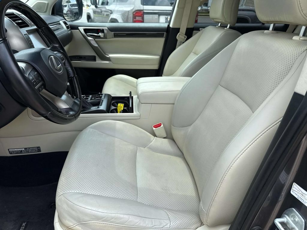 Used 2021 Lexus GX 460 Luxury w/ Off Road Package AWD/4WD image 14