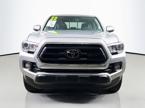Used 2022 Toyota Tacoma SR5 w/ Technology Package image 11