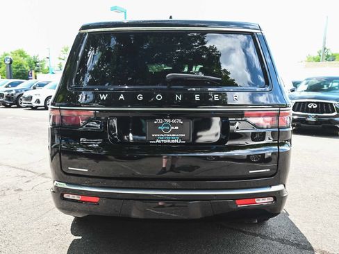 Used 2023 Jeep Wagoneer Series II AWD/4WD image 5