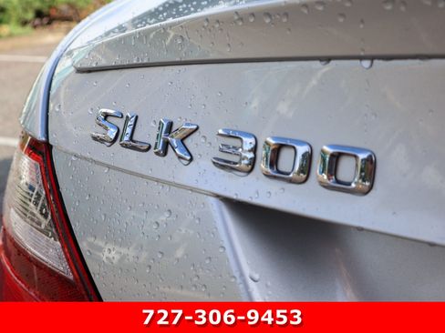 Used 2016 Mercedes-Benz SLK 300 image 9