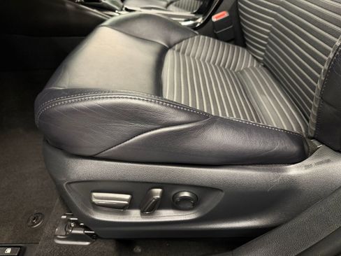 Used 2020 Toyota Corolla XSE image 12