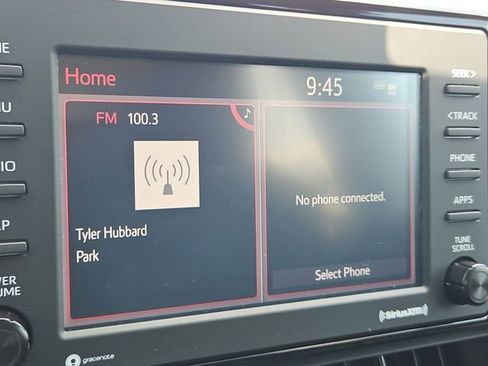 Used 2021 Toyota RAV4 XLE FWD image 20