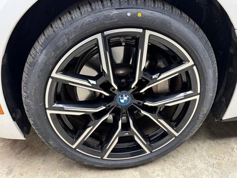 Certified 2022 BMW i4 eDrive40 w/ M Sport Package image 29