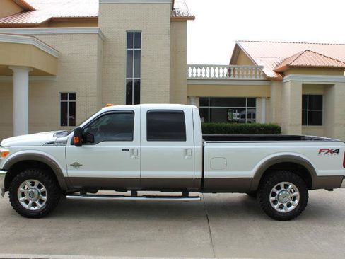 Used 2015 Ford F250 Lariat w/ Lariat Ultimate Package AWD/4WD image 10