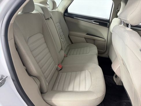 Used 2018 Ford Fusion SE image 29