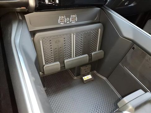 New 2026 RAM 2500 Laramie AWD/4WD image 19