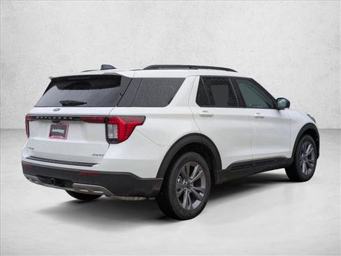 New 2026 Ford Explorer Active w/ Active Comfort Package AWD/4WD image 2