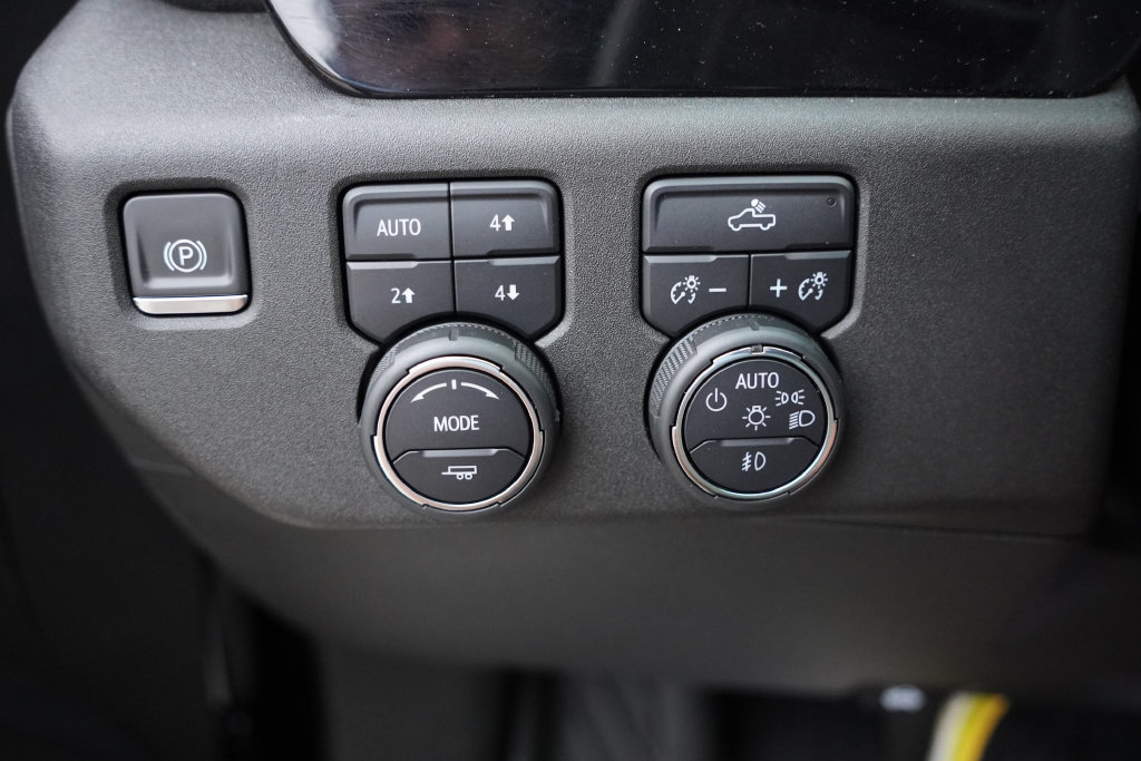 Certified 2022 Chevrolet Silverado 1500 RST AWD/4WD image 23
