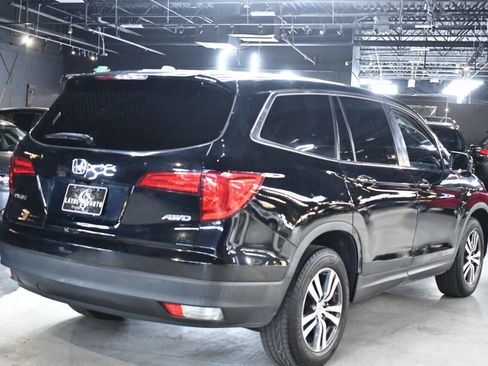 Used 2017 Honda Pilot EX image 8