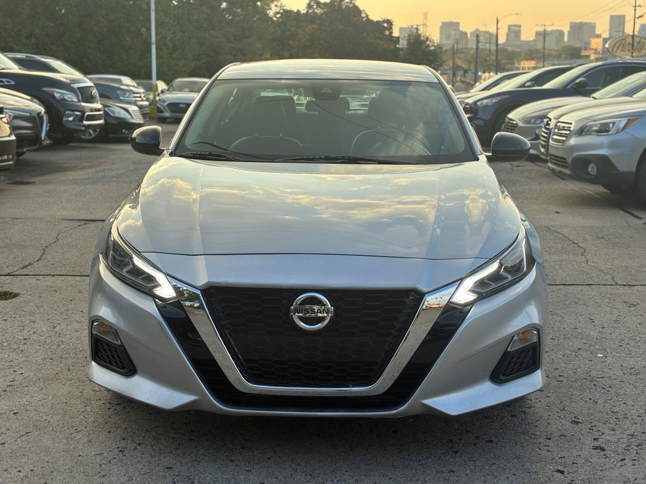 Used 2021 Nissan Altima 2.5 SR FWD image 3