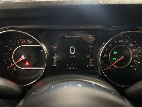 Used 2019 Jeep Wrangler Unlimited Sahara AWD/4WD image 21