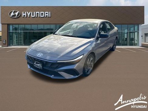 Certified 2025 Hyundai Elantra Sport FWD image 1