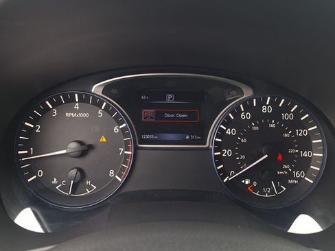 Used 2017 Nissan Altima 2.5 SR w/ Midnight Edition Package FWD image 10