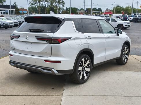 New 2026 Mitsubishi Outlander SE AWD/4WD image 16
