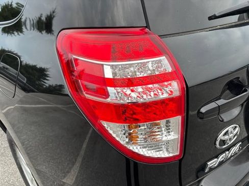 Used 2011 Toyota RAV4 4WD w/ Base L4 Extra Value Pkg image 12