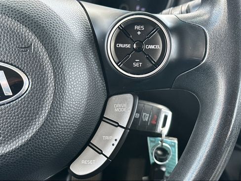 Used 2019 Kia Soul FWD image 11
