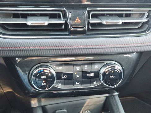 Used 2025 Chevrolet TrailBlazer RS w/ Convenience Package FWD image 22