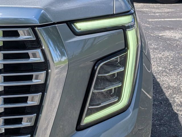 Used 2025 GMC Yukon XL Denali AWD/4WD image 9