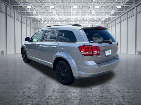 Used 2019 Dodge Journey SE image 5