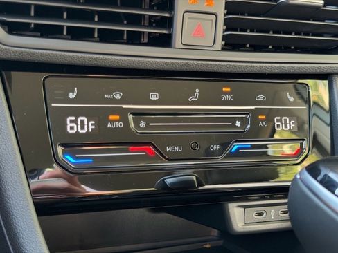 New 2025 Volkswagen Jetta SE image 30