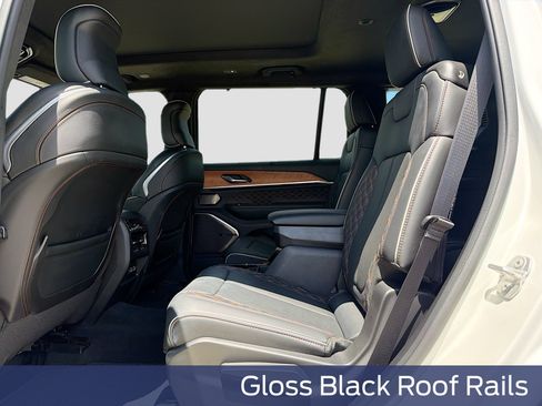 Used 2023 Jeep Grand Cherokee L Summit AWD/4WD image 31