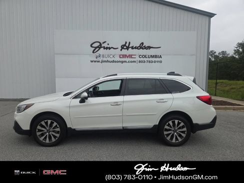 Used 2019 Subaru Outback 3.6R Touring AWD/4WD image 2