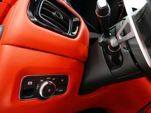 Used 2021 Aston Martin V8 Vantage Roadster image 15