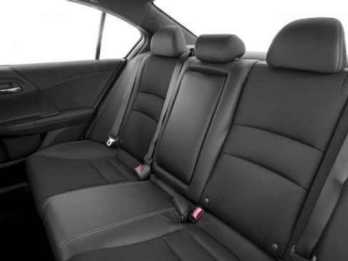 Used 2017 Honda Accord Sport image 14