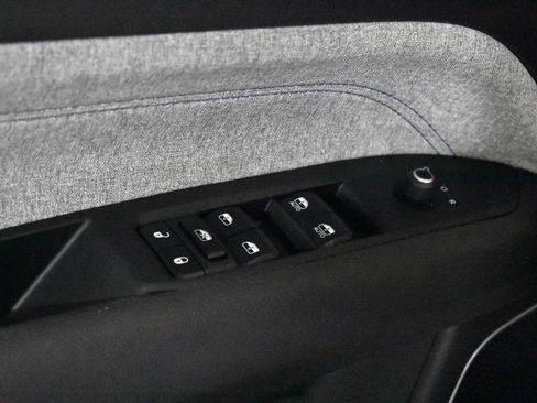 Used 2024 Jeep Compass Sport image 14