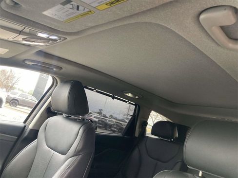 Used 2020 Hyundai Santa Fe Limited image 13