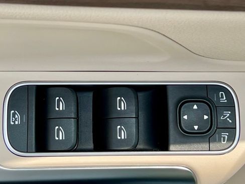 Certified 2023 Mercedes-Benz GLA 250 4MATIC image 36