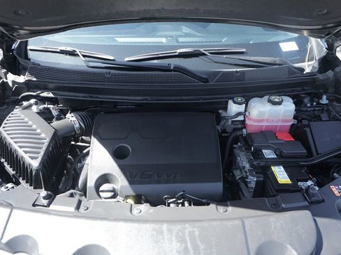 Used 2023 Chevrolet Traverse LT FWD image 12