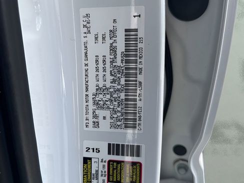 Used 2025 Toyota Tacoma TRD Sport image 32