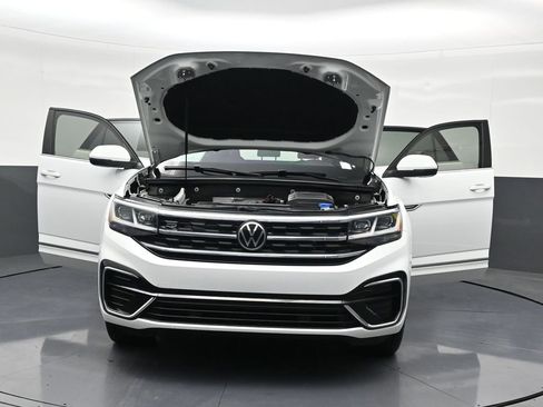 Used 2020 Volkswagen Atlas Cross Sport SE w/ Panoramic Sunroof Package image 41