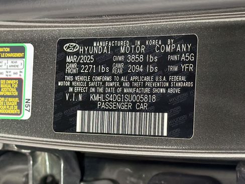 Used 2025 Hyundai Elantra SEL FWD image 26