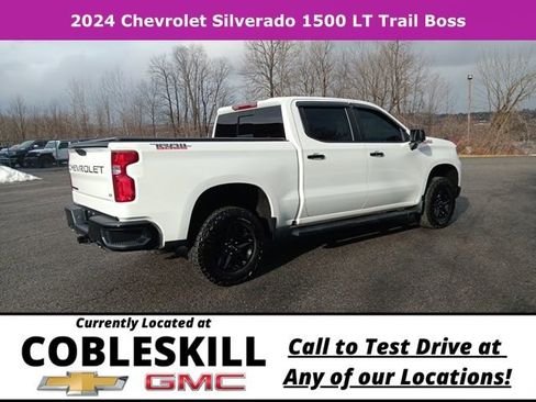 Used 2024 Chevrolet Silverado 1500 LT Trail Boss w/ Convenience Package II AWD/4WD image 3